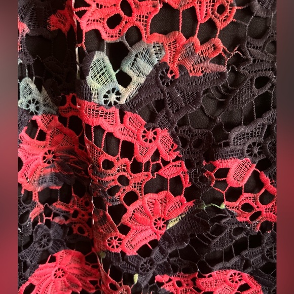 PAPER DOLLS FLORAL LACE DRESS WORN ONCE - Picture 3 of 3